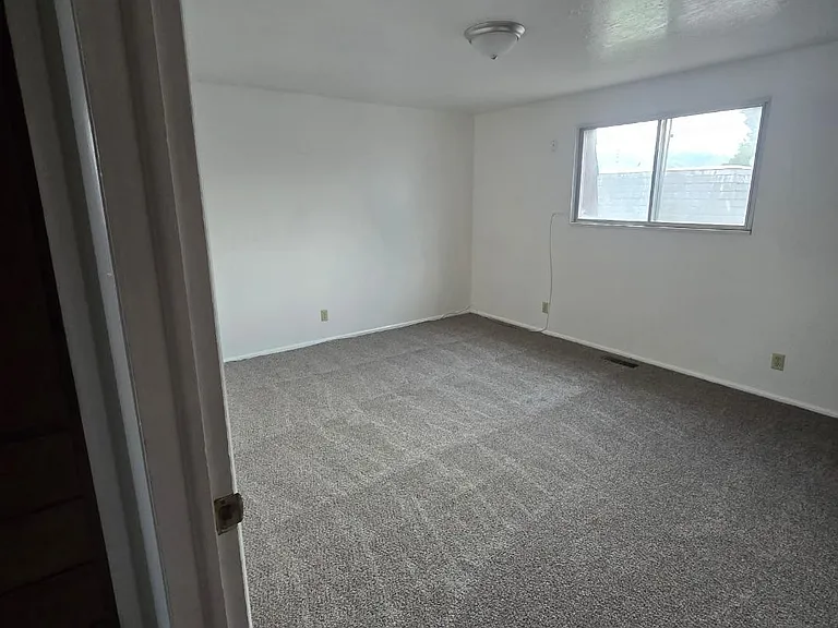 640 N 80 W #2 — Photo 7