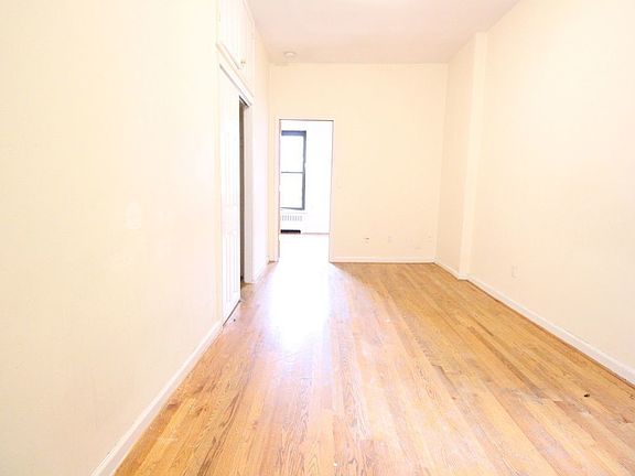 3rd image of 106 W 96th St #4A1