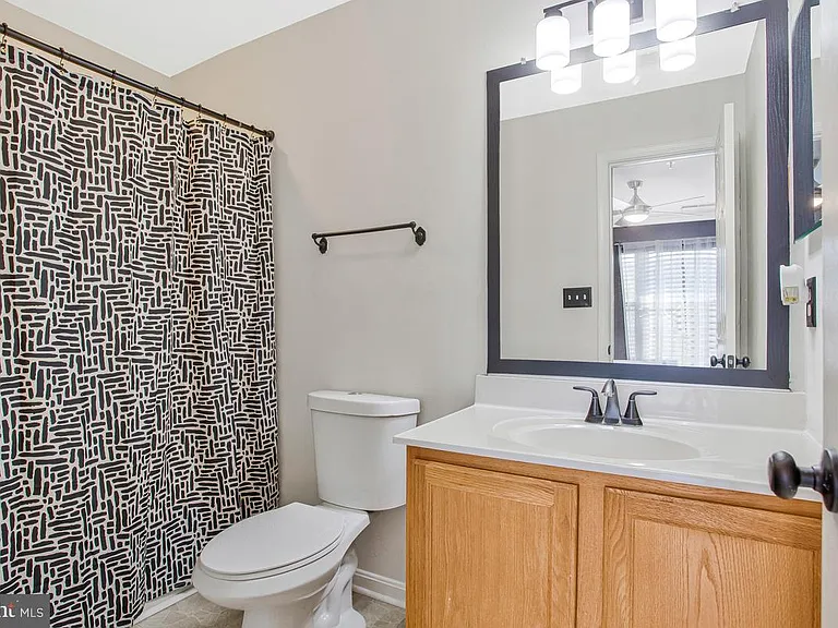 13902 Barrington Ln — Photo 19