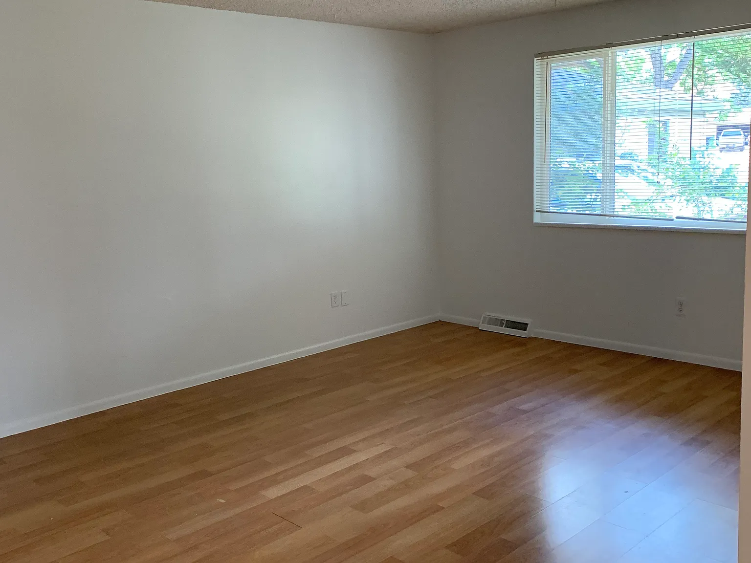 2 bed, 960 sqft, $1,700 — Photo 1