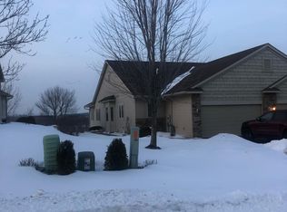 1237 Highridge Ct E, Saint Paul, MN 55109