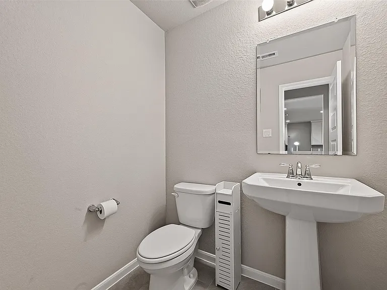 9227 Downing St — Photo 20