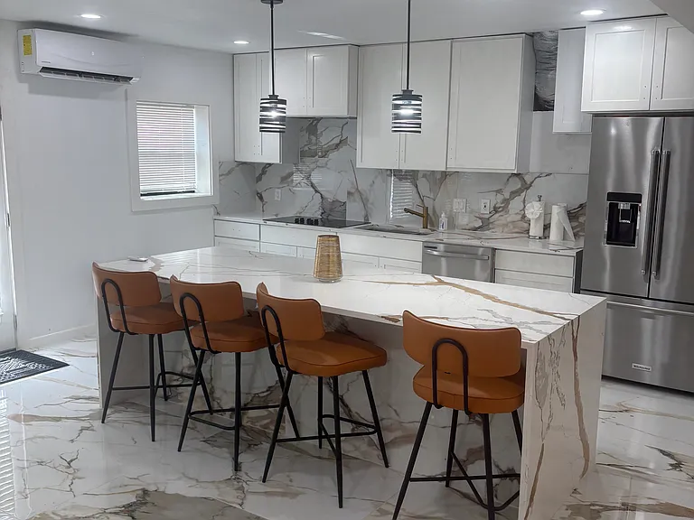 1820 N Macgregor Way — Photo 14