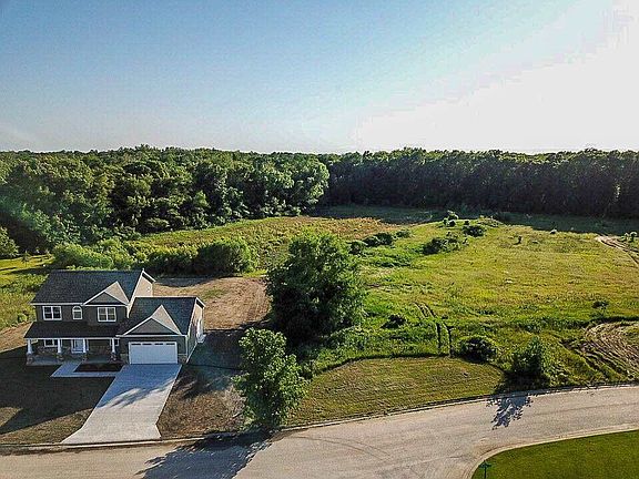 Extra Lot next to property available for purchase