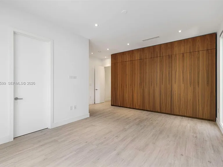 2992 Coconut Ave — Photo 10
