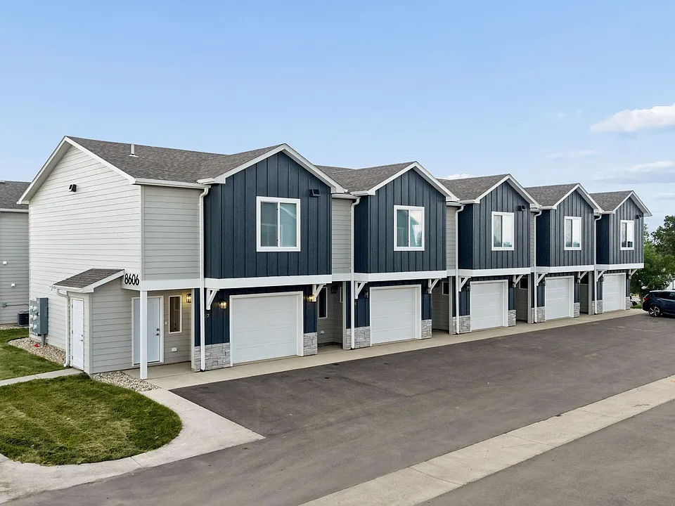 Windmill Flats Townhomes - Up to 3 Months Free!