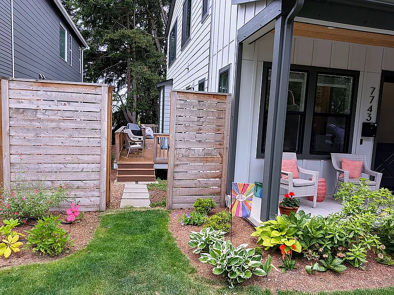 31st Ave NE — Photo 36