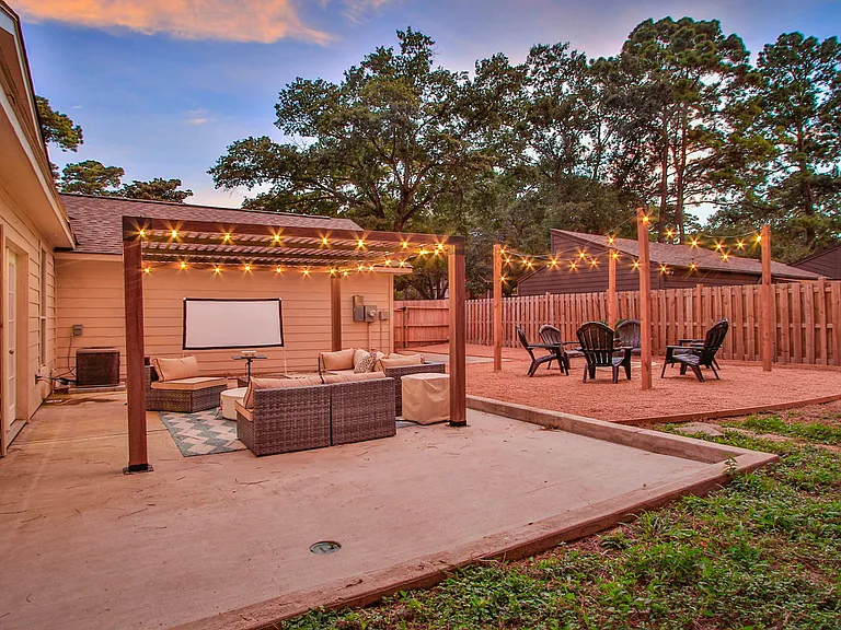 17403 Spicewood Springs Ln — Photo 36