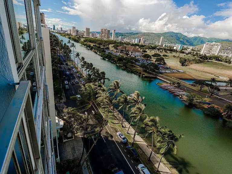 2611 Ala Wai Blvd — Photo 4