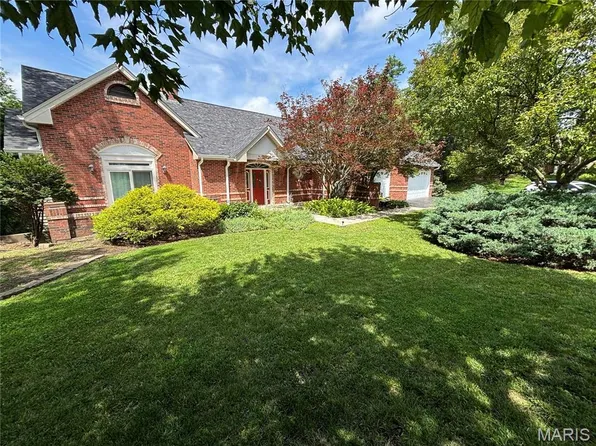 277 Larimore Valley Dr, Chesterfield, MO 63005