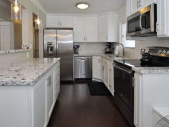 4th image of 3387 S Plaza Way E