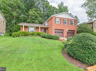 6621 Degen Dr, Burke, VA 22015