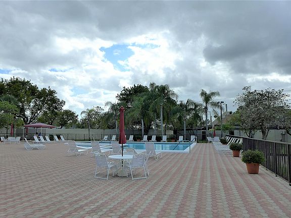 Large Community Pool, Tennis, Exercise Room