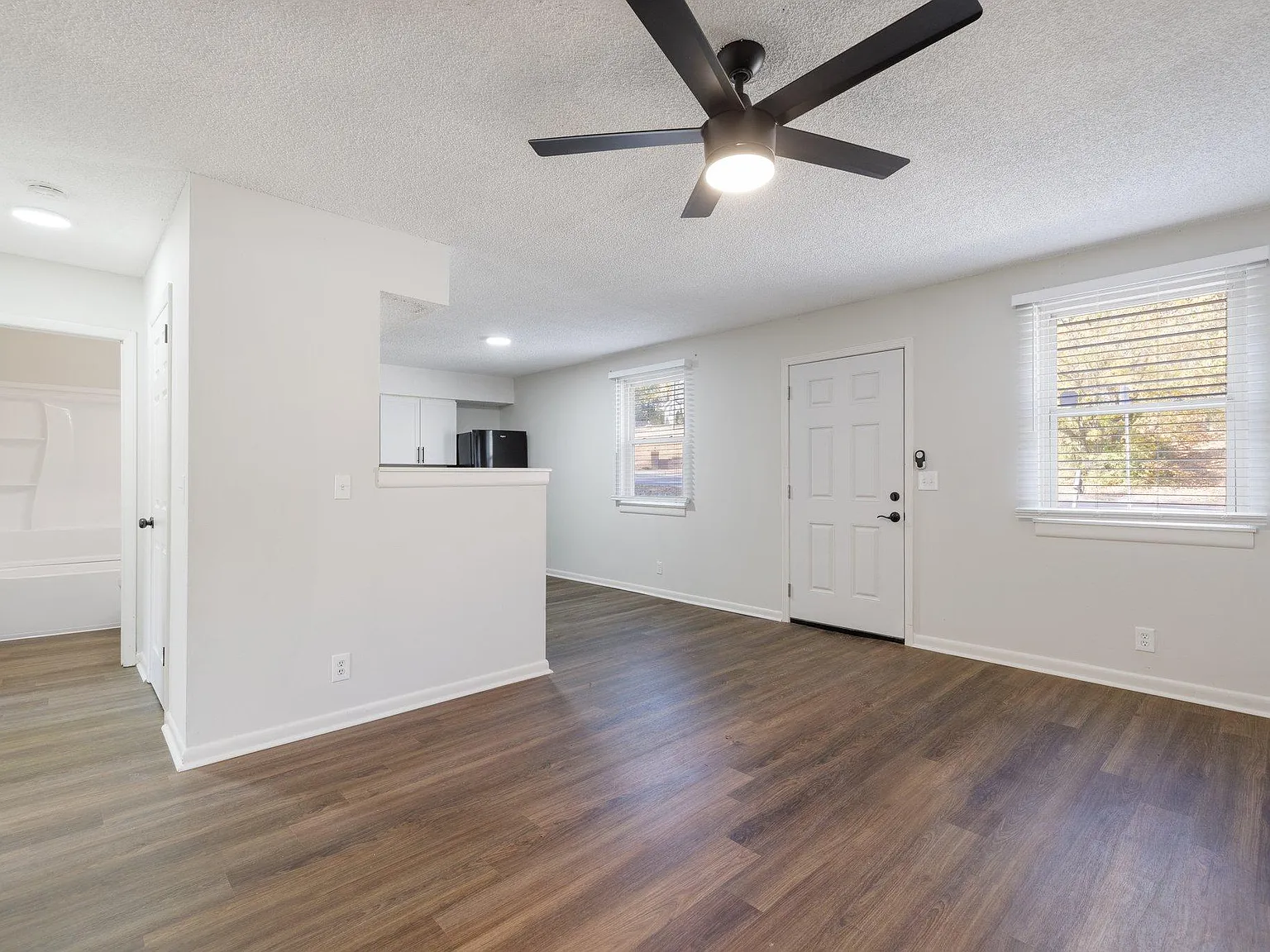 2 bed, 769 sqft, $1,450 — Photo 4