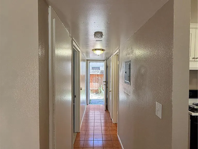 1134 W Stoneridge Ct #D — Photo 8