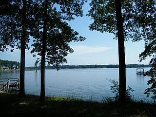 3rd image of 236 Irvines Cir