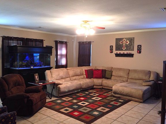 4th image of 125 Lakeside Dr