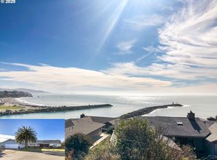 217 Memory Ln, Brookings, OR 97415