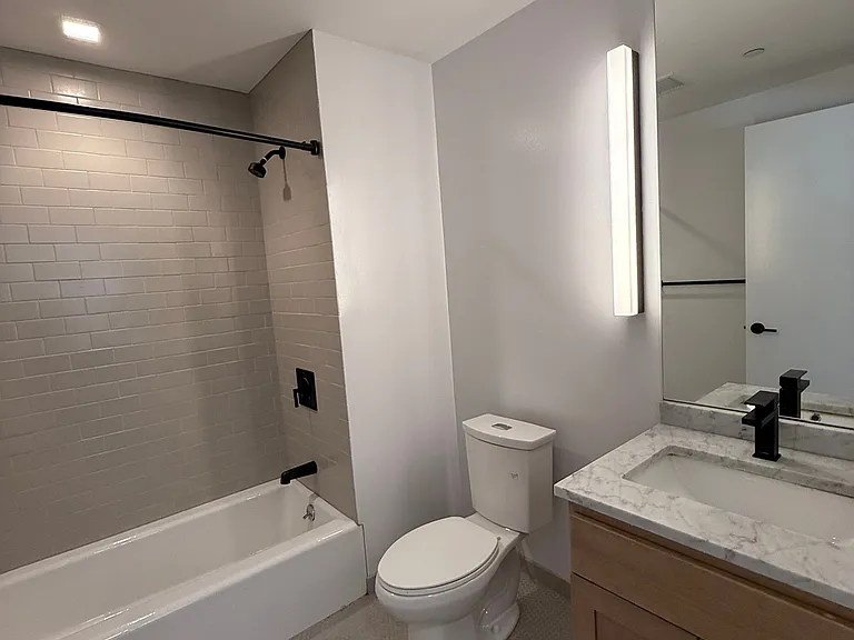 83-84 Gardner St #105L — Photo 12