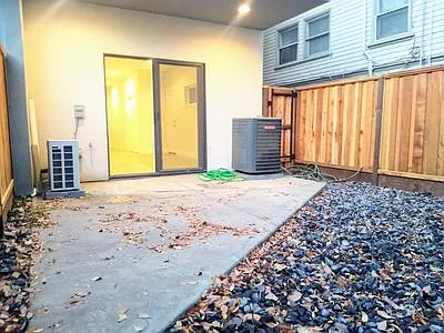 1905 H St #101 — Photo 16
