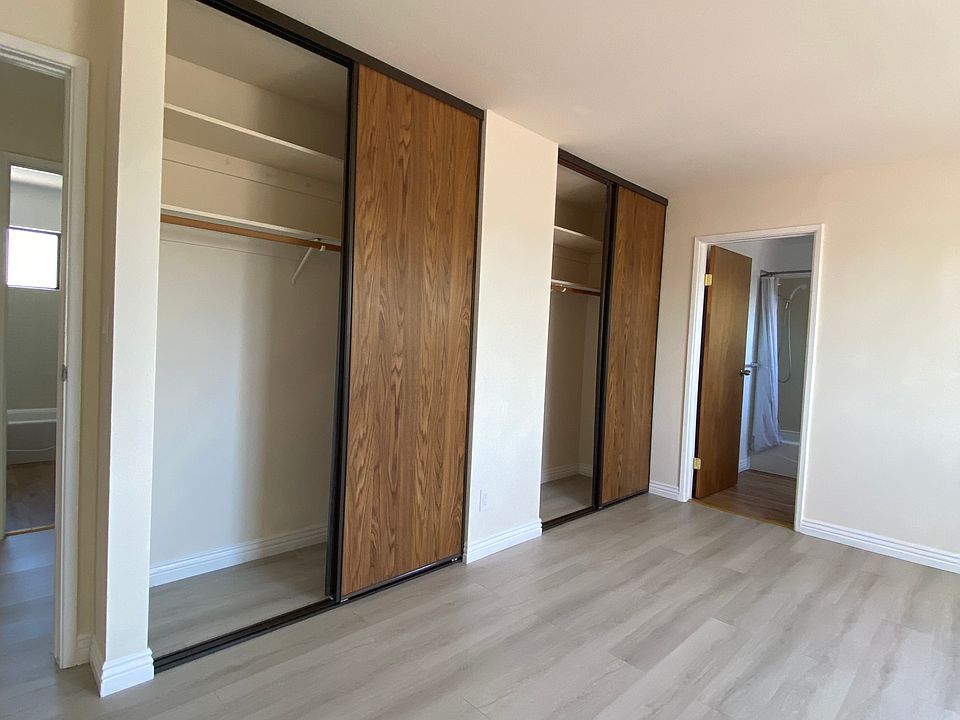 2nd Bedroom Closet