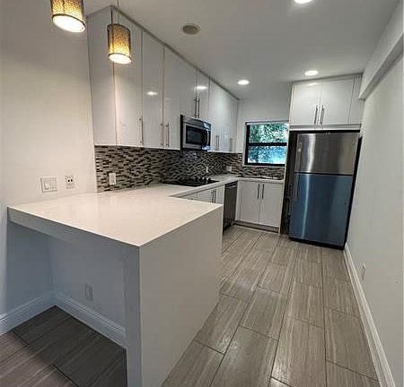 2nd image of 1109 E Broward Blvd APT 3
