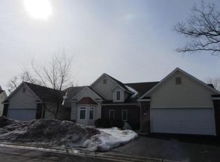 5227 S Acorn Ln #3, Greenfield, WI 53221