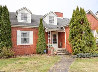 112 Robert E Lee Ave, Elkins, WV 26241