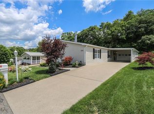 232 Rock Lake Dr, Zelienople, PA