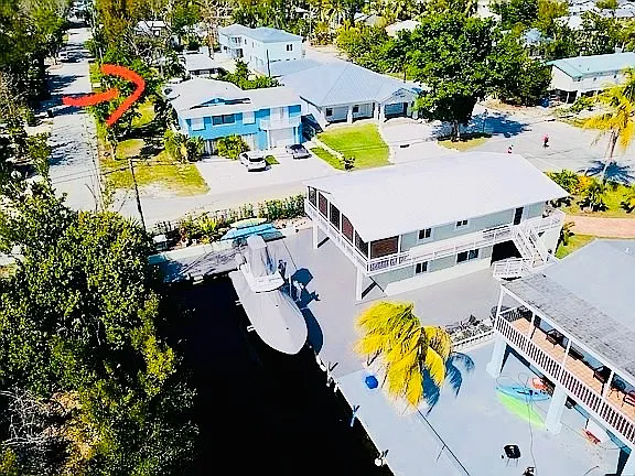 369 Mahogany Dr — Photo 2
