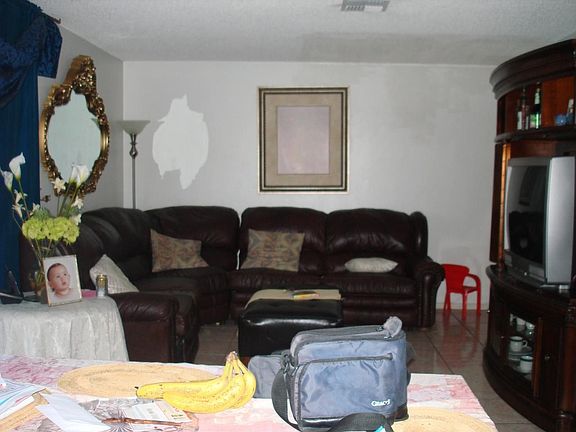5th image of 3302 E Larkspur Dr