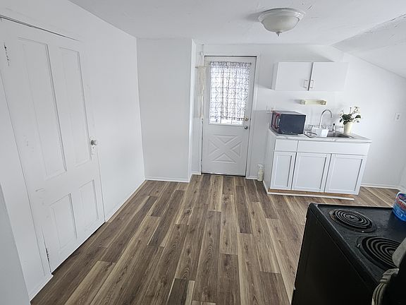 4th image of 3209 Saratoga Ave #2