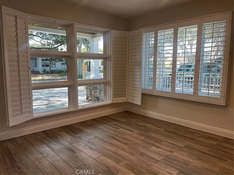 8917 Krueger St — Photo 6
