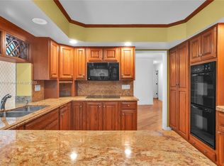 2349 NE 8th St, Fort Lauderdale, FL 33304