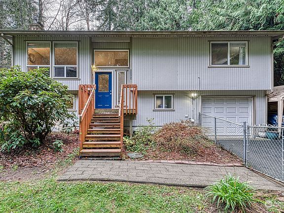3rd image of 22285 Woodward Way NW