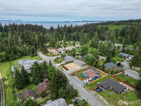 4th image of 425 Mitchell Drive