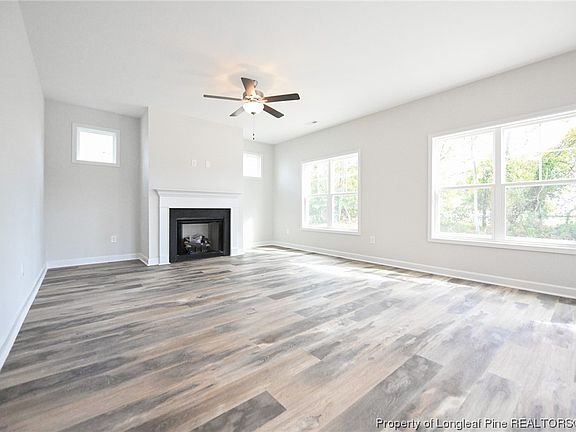 5th image of 629 Amusement Dr