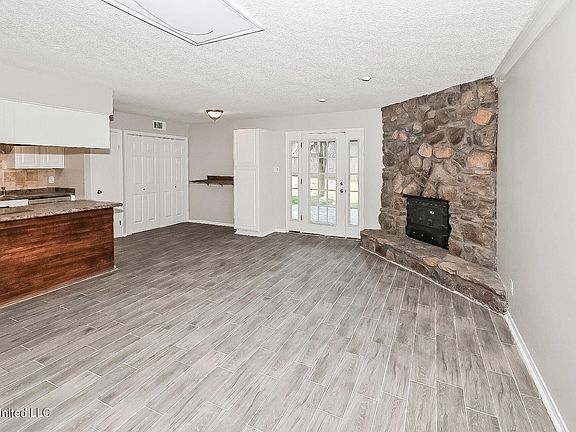 2nd image of 6354 Chickasaw Dr