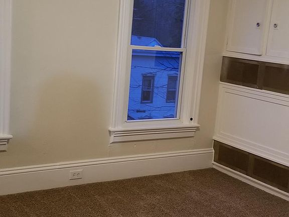 3rd image of 34 Grant Ave Fl 2