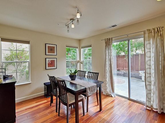 5th image of 374 Redondo Ter