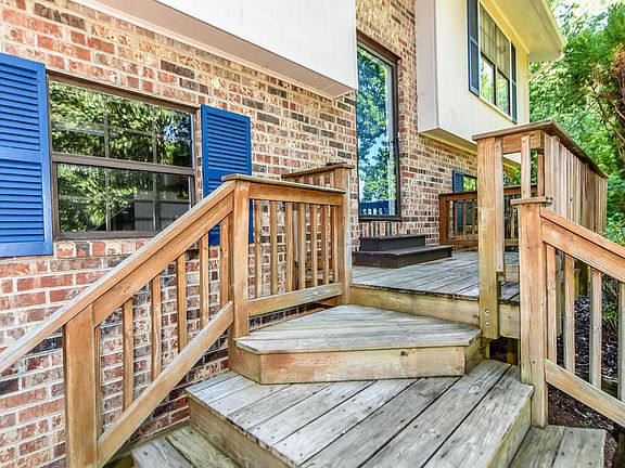 2nd image of 2426 Southview Dr