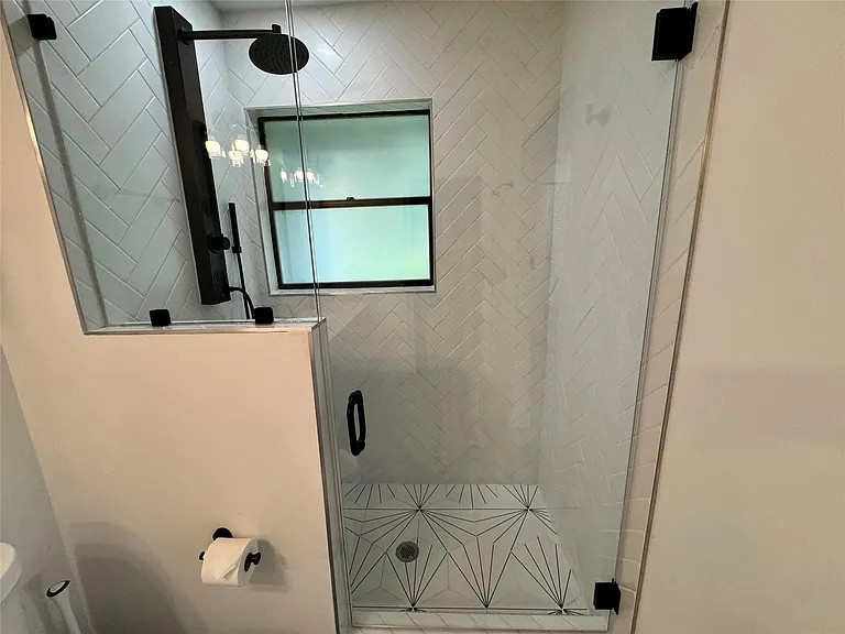 2500 Harrowden Dr — Photo 17