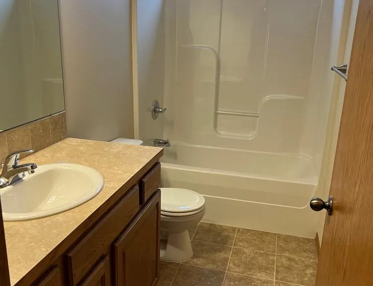 715 S Peckham Ct — Photo 9