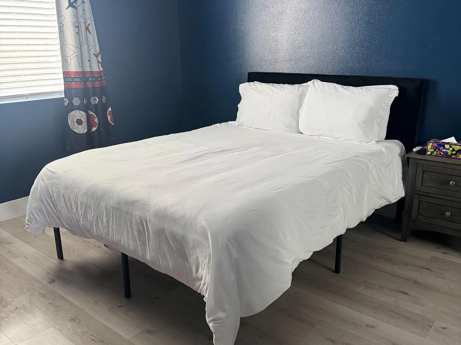 2 bed, 1.5 bath, 182 sqft, $910 — Photo 2