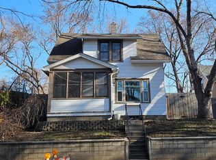 911 Conway St, Saint Paul, MN 55106