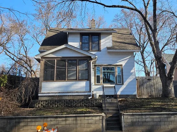 911 Conway St, Saint Paul, MN 55106