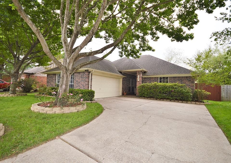 1st image of 14430 Oak Chase Dr