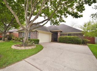 14430 Oak Chase Dr, Houston, TX 77062
