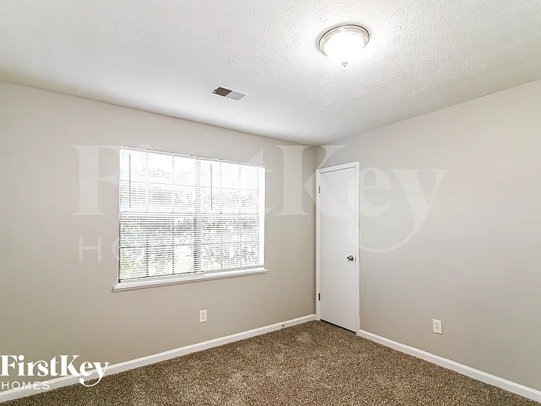 230 Montego Cir — Photo 15