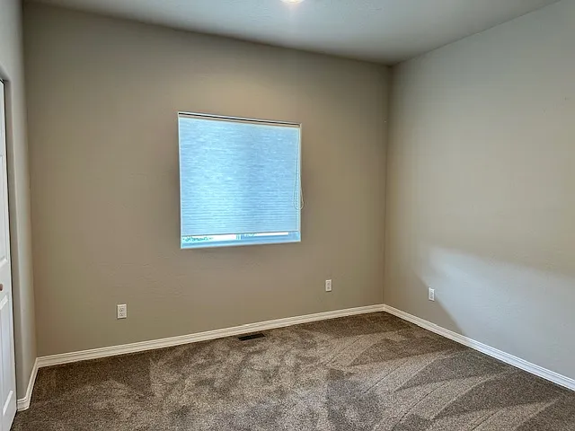 3 bed, 2133 sqft, $1,975 — Photo 4